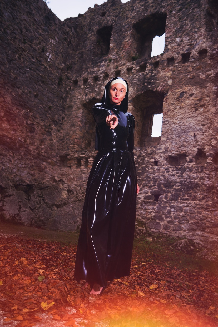 Viktoria Burgruine © holnsteiner 107.jpg